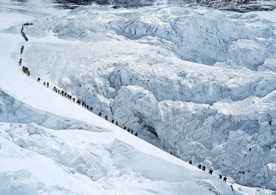 Kỷ lục 274 người chinh phục Everest trong một ngày
