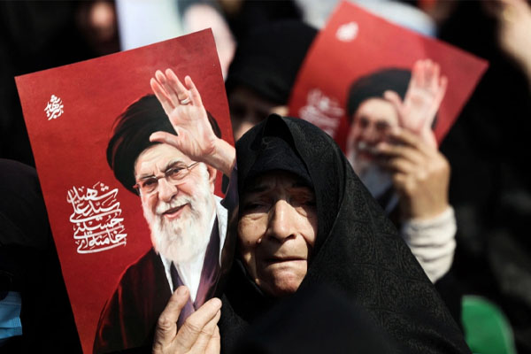 Hành trình tiễn biệt cố Lãnh tụ Iran Ali Khamenei và thông điệp chuyển giao quyền lực