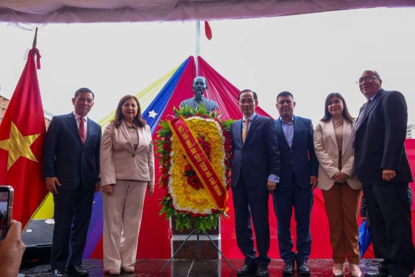 Chủ tịch Hồ Chí Minh luôn hiện hữu trong lòng mỗi người dân Venezuela