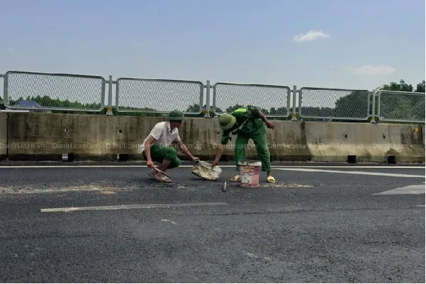 Khoan địa chất để tìm nguyên nhân sụt lún ở cao tốc Biên Hòa – Vũng Tàu